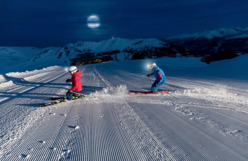 Moonlight skiing 02 copyrightz a